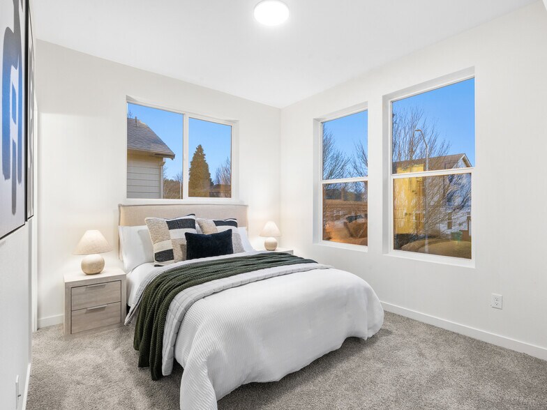 More Photos Of 8330 N Bank St, Portland Apartments For Sale