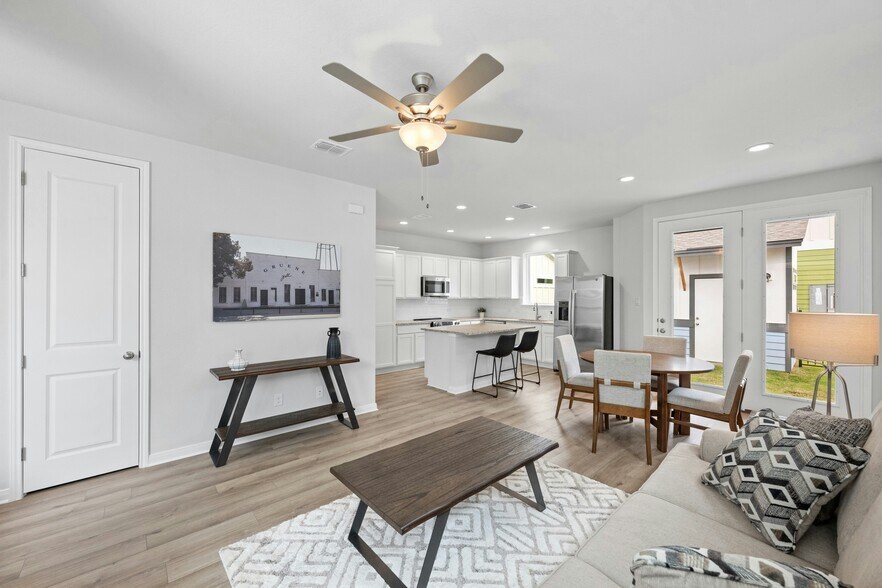 More Photos Of Garten Haus at Solms Landing, New Braunfels Specialty For Sale