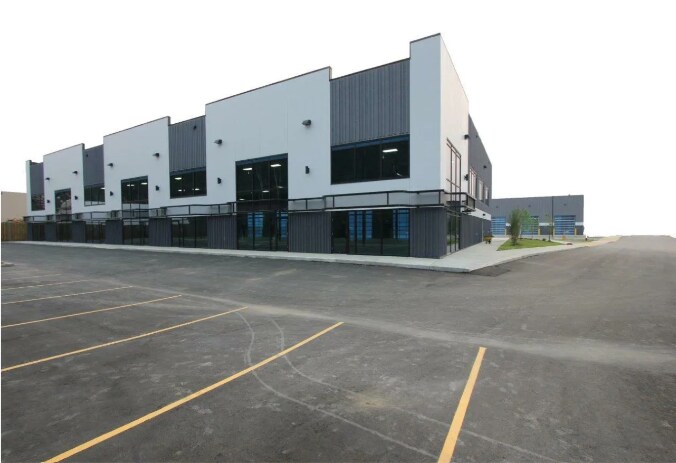 More Photos Of 925 Memorial Dr, Fort McMurray Warehouse For Lease