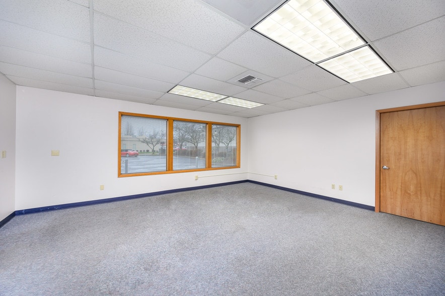 More Photos Of 2260-2270 NE McDaniel Ln, Mcminnville Medical For Lease