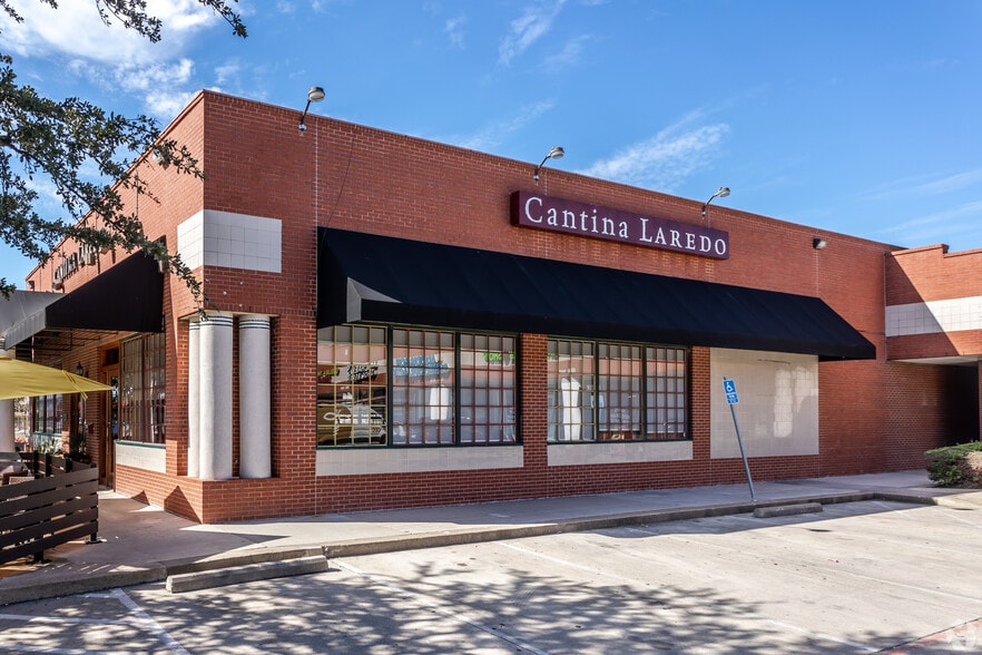 Primary Photo Of 4546 Belt Line Rd, Addison Restaurant For Lease