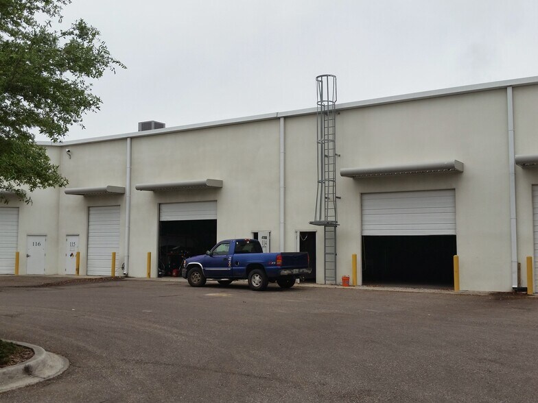 More Photos Of 10501 S Orange Ave, Orlando Light Manufacturing For Sale