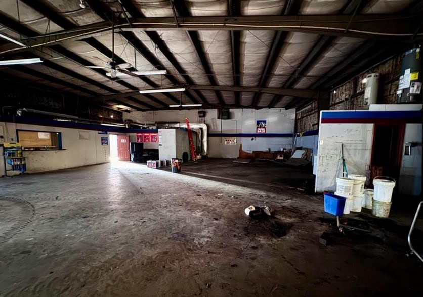 More Photos Of 18130 TN-125, Bolivar Flex For Sale