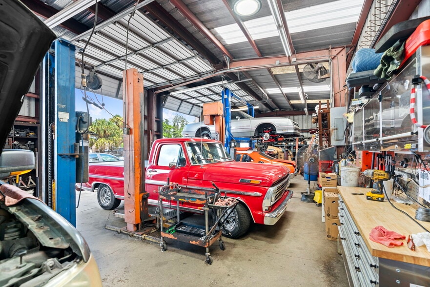 More Photos Of 3875 Palm Beach Blvd, Fort Myers Auto Repair For Sale