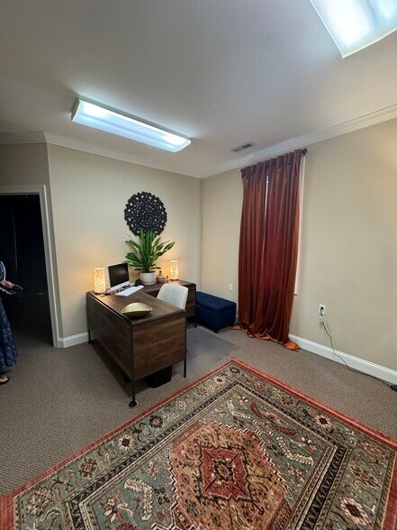 More Photos Of 8376 Six Forks Rd, Raleigh Office For Lease