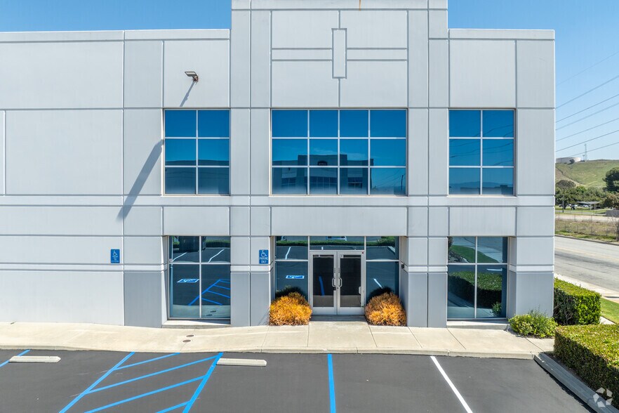 More Photos Of 3631 Grapevine St, Jurupa Valley Warehouse For Lease