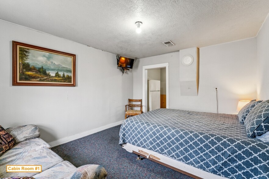 More Photos Of 110 Washington St, Huntington Hospitality For Sale