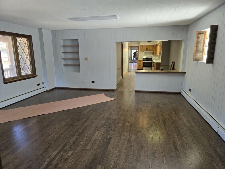 More Photos Of 6444 N Central Ave, Chicago Office For Sale