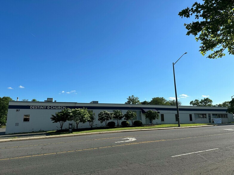 More Photos Of 37 Catoctin Cir SE, Leesburg Office For Lease