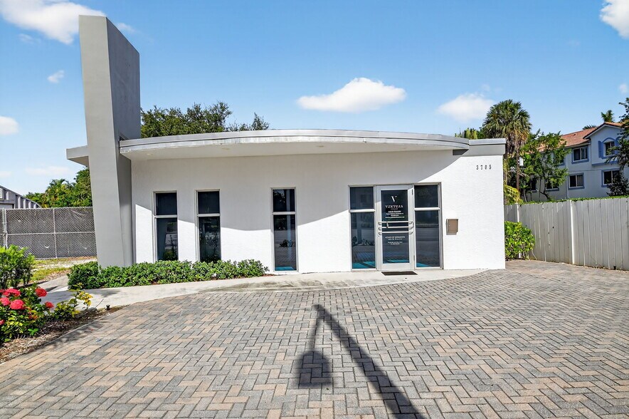More Photos Of 3705 N Federal Hwy, Delray Beach Medical For Sale
