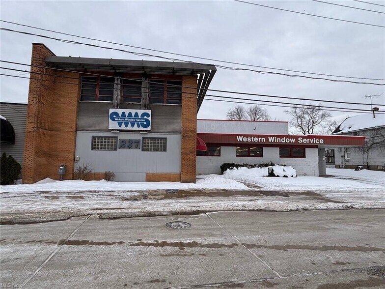 More Photos Of 237 Depot St, Berea Warehouse For Sale