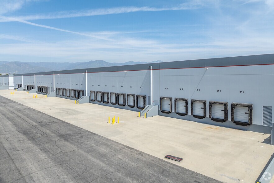 More Photos Of 26682 Almond Ave, Redlands Warehouse For Lease