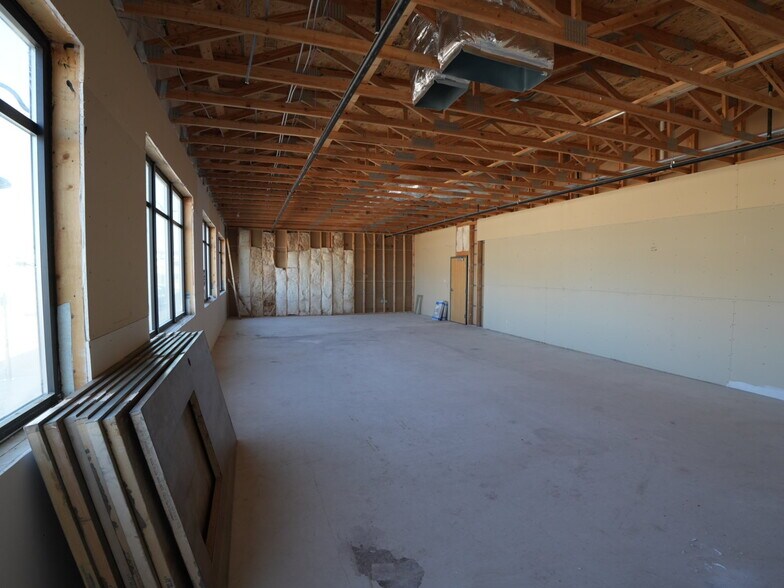 More Photos Of 3210 27th St W, Williston Office For Lease