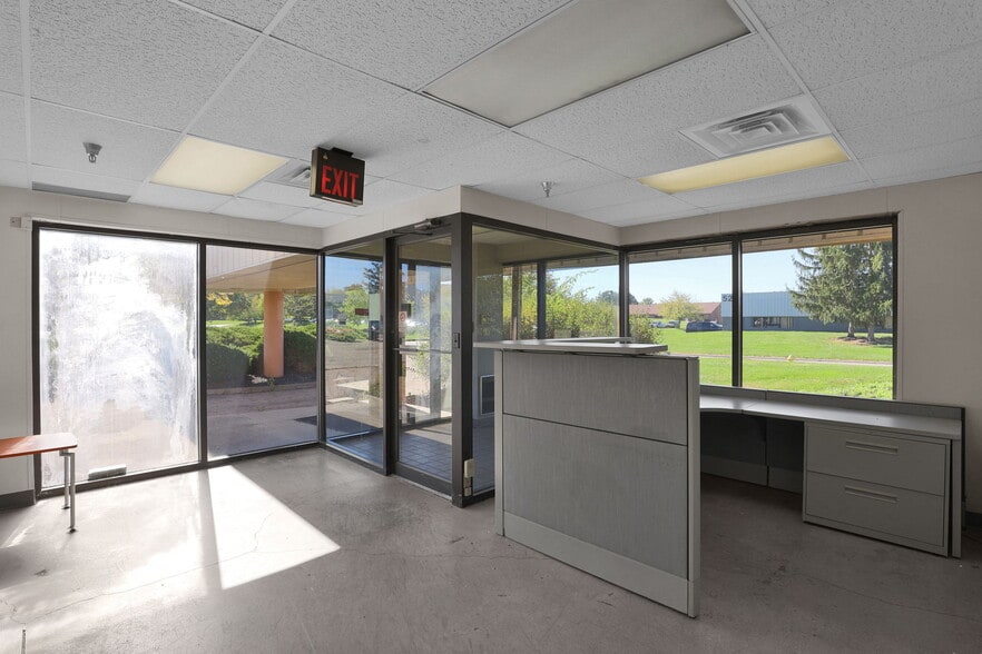 More Photos Of 535 Enterprise Dr, Lewis Center Warehouse For Sale