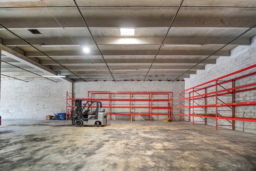 More Photos Of 3018 NW 79th Ave, Doral Warehouse For Lease
