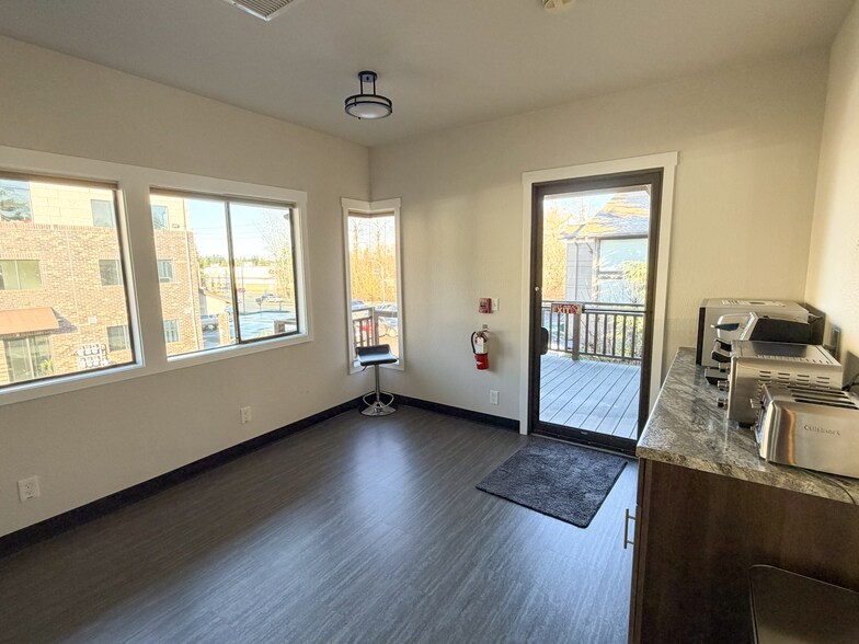 More Photos Of 921 40th Ave SW, Puyallup Medical For Sale