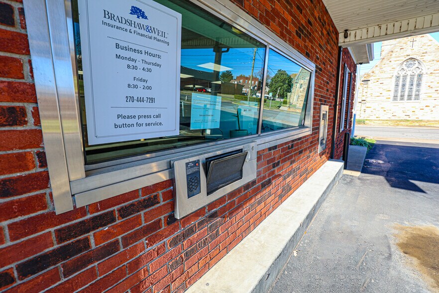 More Photos Of 630 Jefferson St, Paducah Office For Sale