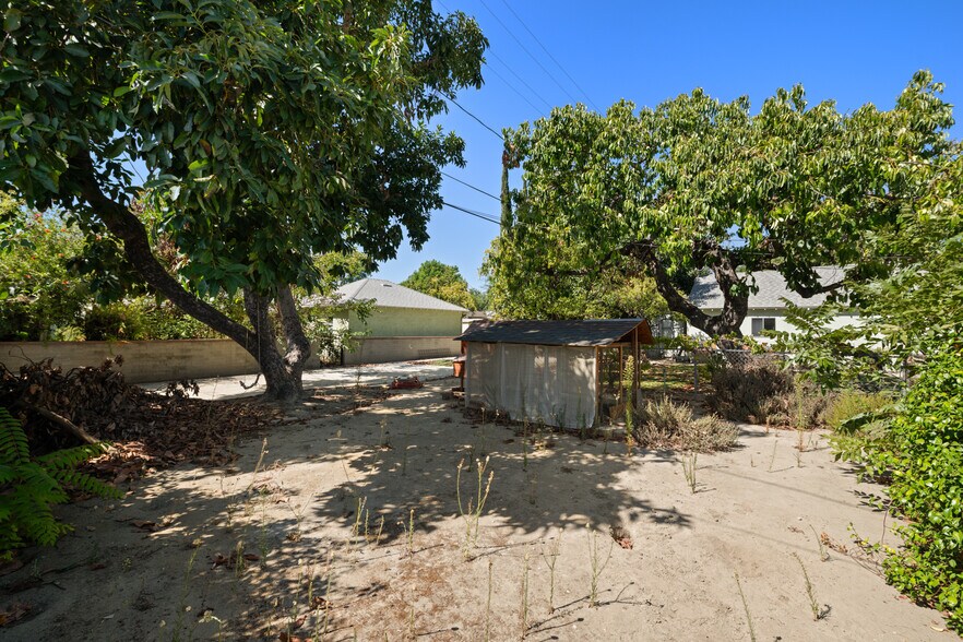 More Photos Of 445 S Main St, Burbank Apartments For Sale