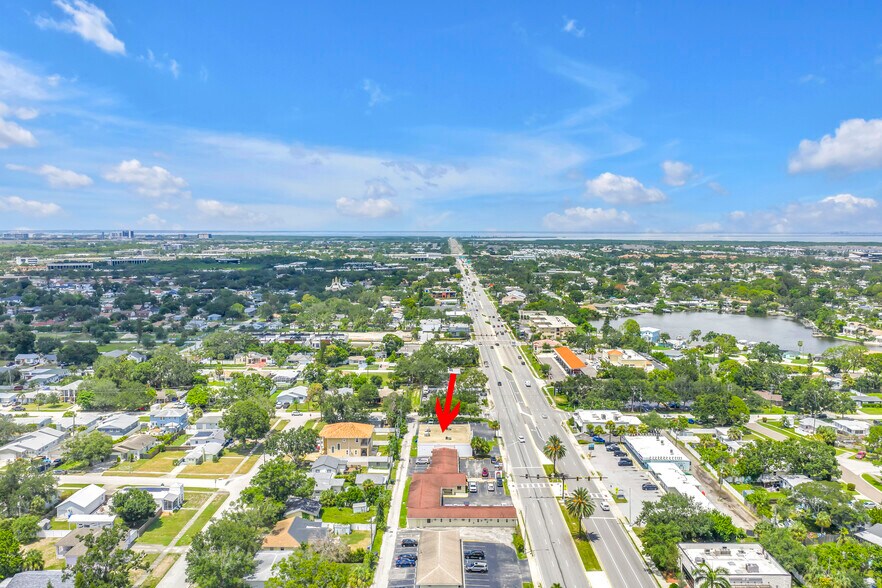 More Photos Of 8440 4th St N, Saint Petersburg Freestanding For Lease