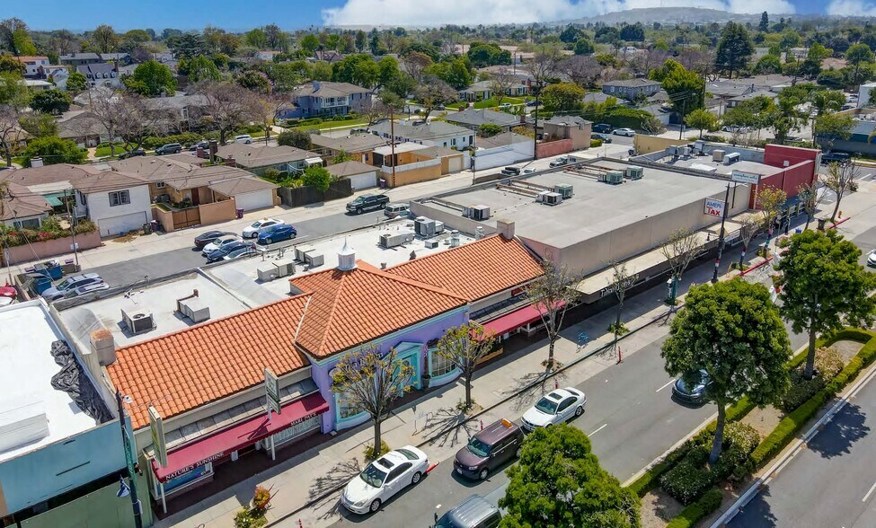 More Photos Of 3908-3916 Atlantic Ave, Long Beach Storefront For Lease