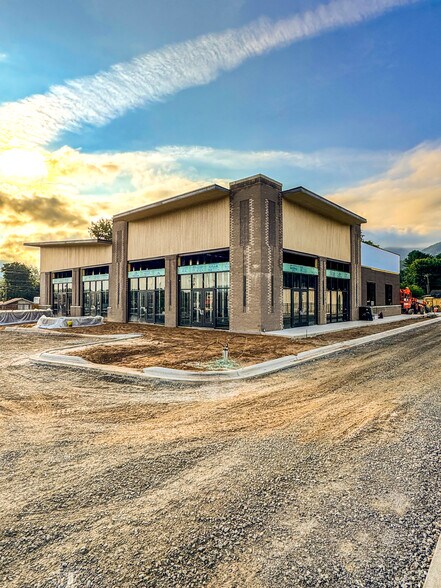 More Photos Of 1897 Main st, Waynesville General Retail For Sale
