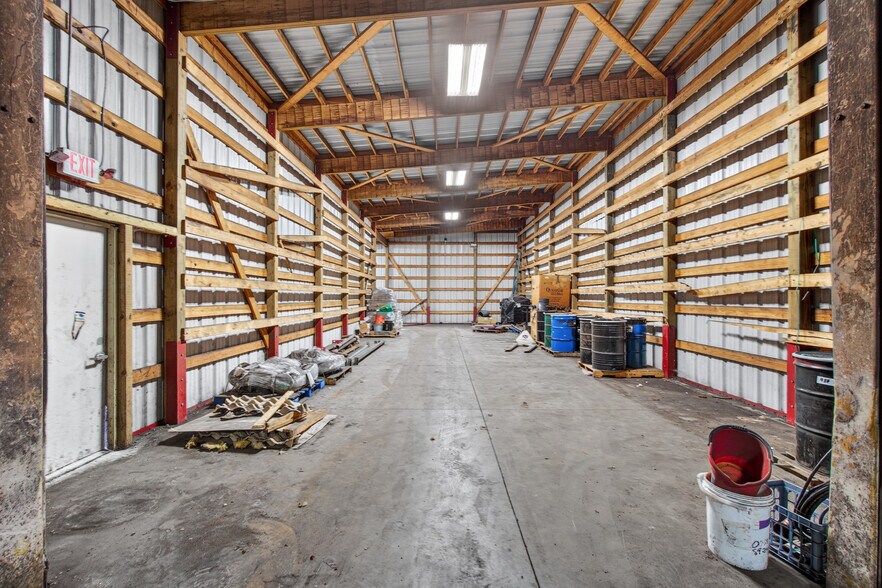 More Photos Of 211 Mill St, Springport Light Distribution For Sale