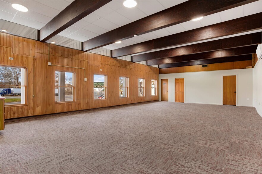 More Photos Of 100 Old York Rd, New Cumberland Storefront Retail Office For Lease