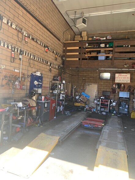 More Photos Of 3670 Main St, Mammoth Lakes Service Station For Lease