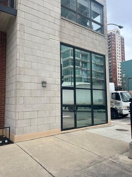 More Photos Of 1600 S Wabash Ave, Chicago General Retail For Sale