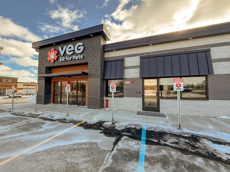 Primary Photo Of 3224 28th St SE, Kentwood Veterinarian Kennel For Sale