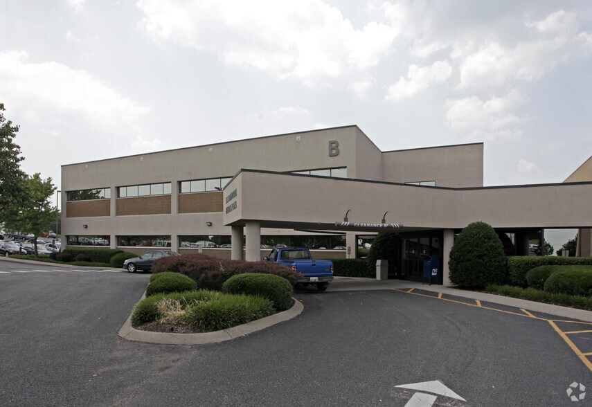More Photos Of 353 New Shackle Island Rd, Hendersonville Medical For Lease