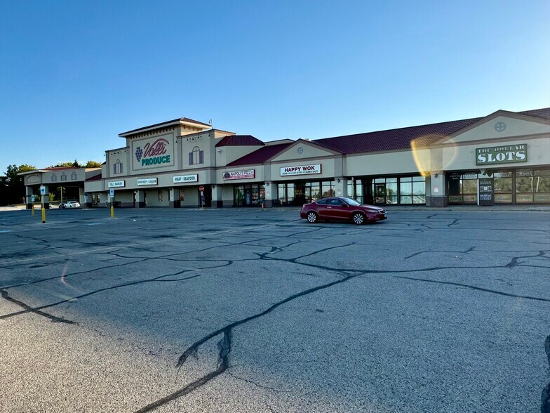 More Photos Of 6550 N Alpine Rd, Loves Park Supermarket For Lease