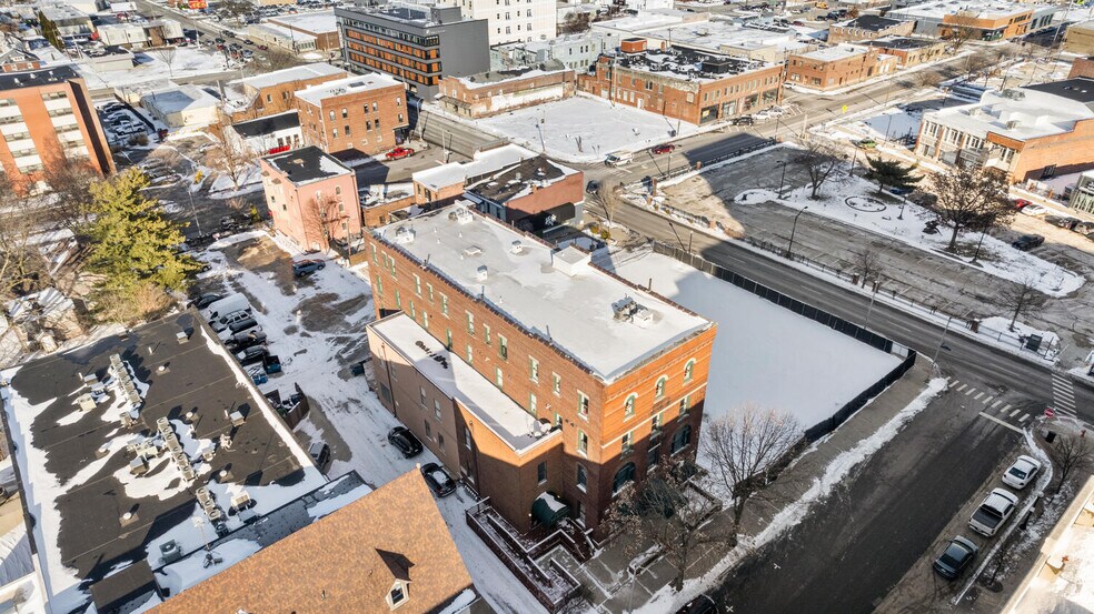 More Photos Of 112 W Hill St, Champaign Multifamily For Sale