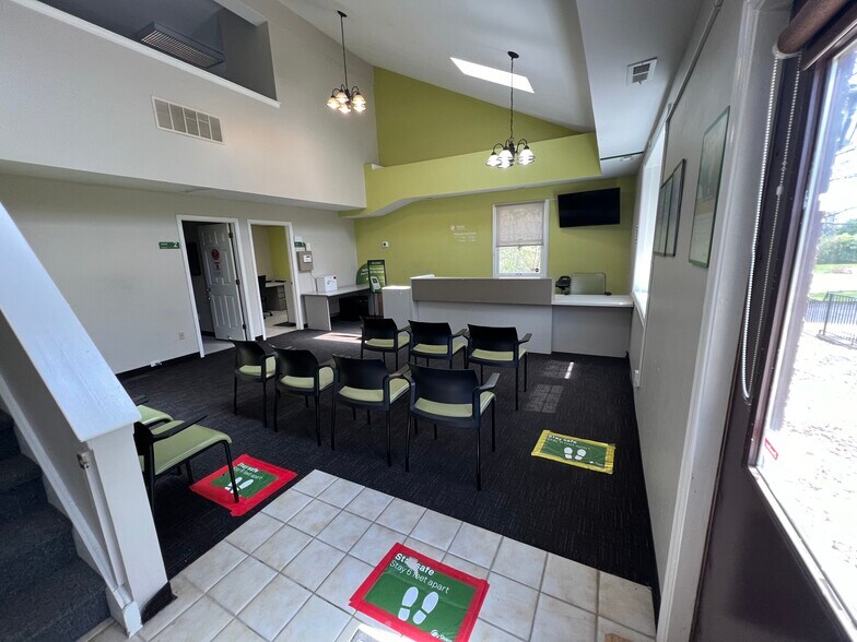 More Photos Of 1609 Woodbourne Rd, Levittown Medical For Sale