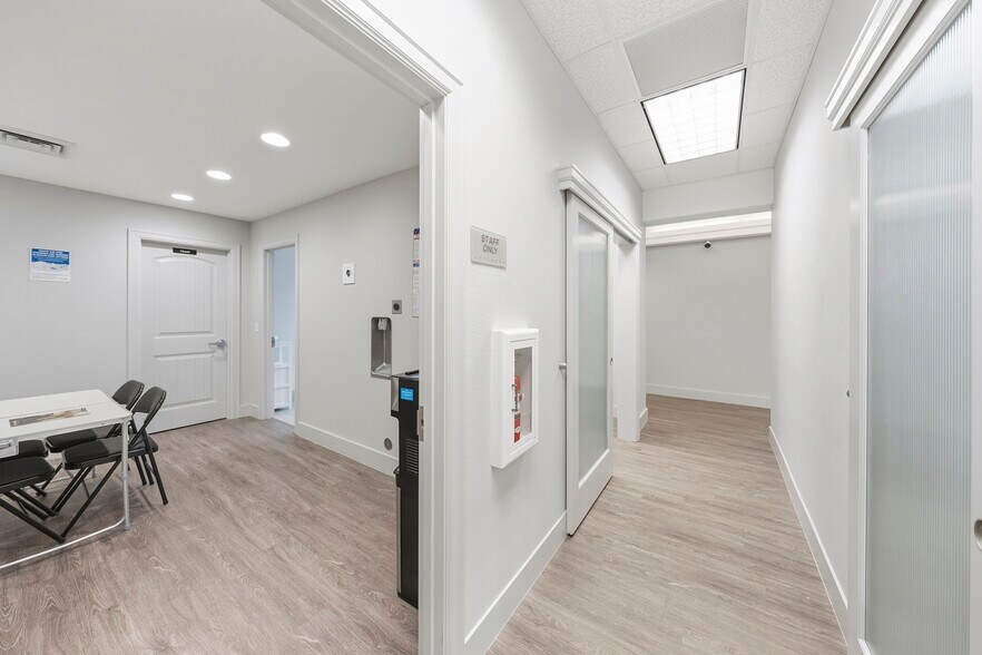 More Photos Of 1205-1350 Plaza Blvd, Central Point Freestanding For Lease