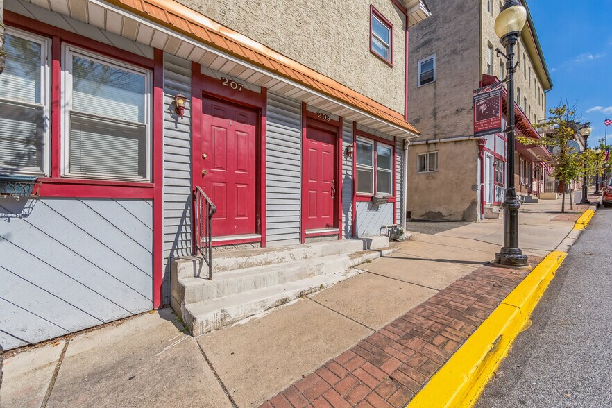 More Photos Of 211-17 Main St, Royersford Bar For Sale