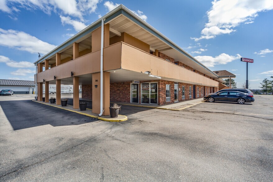 More Photos Of 2801 W O St, Lincoln Hotel For Sale