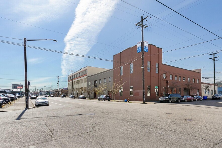 More Photos Of 1210 SE 7th Ave, Portland Storefront For Lease