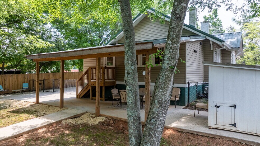 More Photos Of 3084 W Main St, Claremont Office For Sale