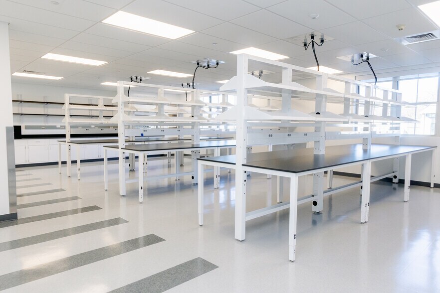 More Photos Of 4 Research Dr, Woodbridge Research And Development For Lease