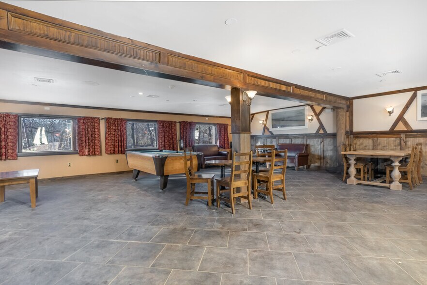 More Photos Of 6254 Main St, Tannersville Restaurant For Sale
