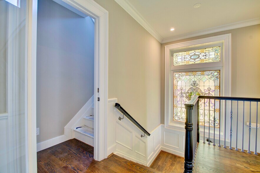 More Photos Of 33 N Fort Thomas Ave, Fort Thomas Office For Sale