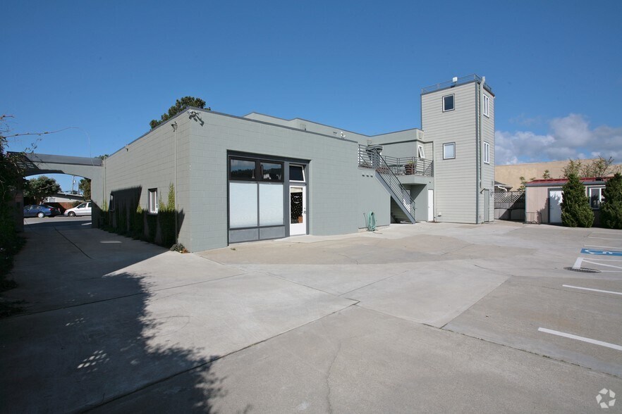 More Photos Of 637 Main St, Half Moon Bay Office For Sale
