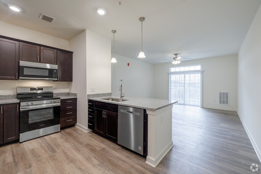 More Photos Of 41 Wttr Ln, Westminster Apartments For Sale