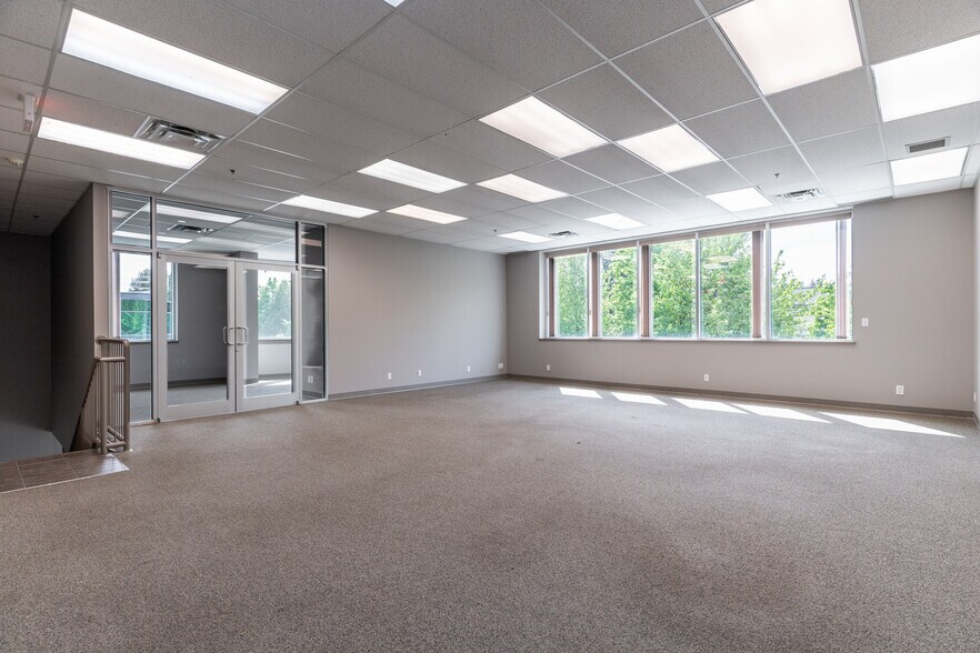 More Photos Of 5536 275 St, Langley Twp Warehouse For Lease