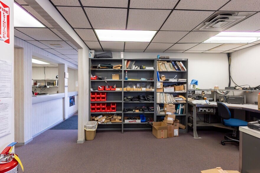 More Photos Of 447 Broadway, Ulster Park Office For Sale