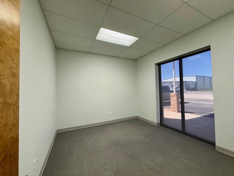 More Photos Of 2001 Westar Rd, Midland Warehouse For Lease