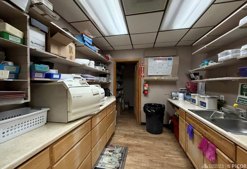 More Photos Of 1400 W Valencia Rd, Tucson Medical For Sale