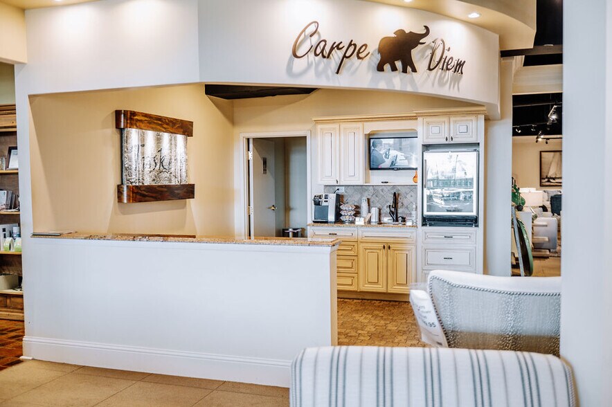 More Photos Of 12244 US Highway 98, Miramar Beach Showroom For Sale