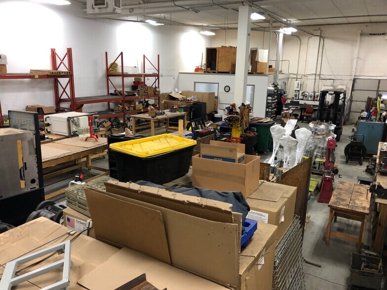 More Photos Of 16225-16237 W Ryerson Rd, New Berlin Industrial For Lease